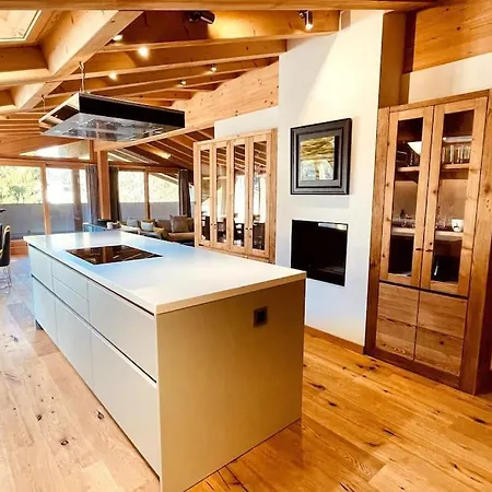 4 Bedroom Penthouse In Waldhaus Lägenhet *